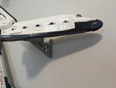 Wall Mount for the Space Shuttle Discovery 10283