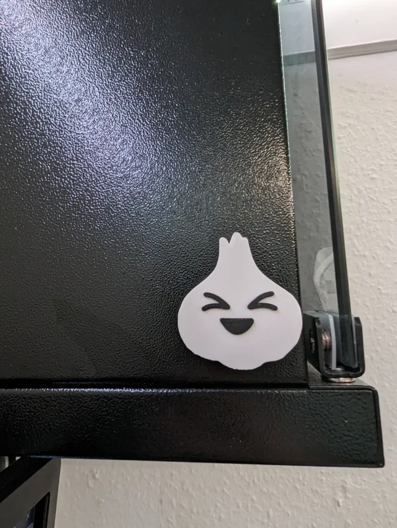 Garlic magnet