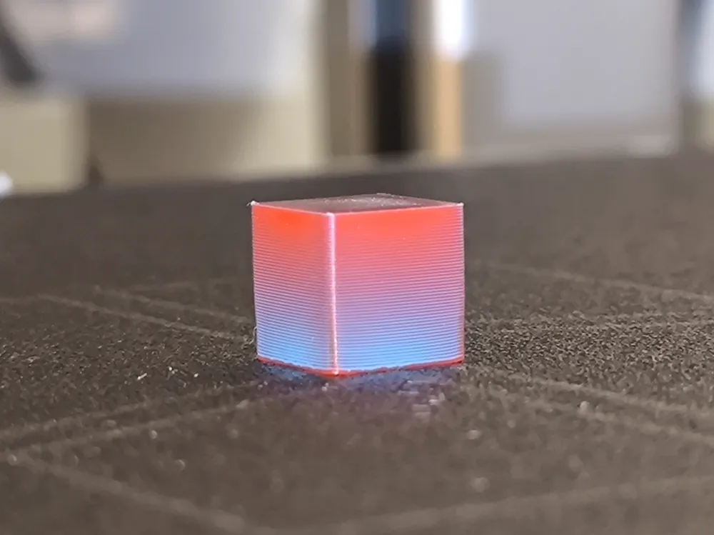 Accesorio para boquillas: Color Gradient Test Cube. Referencia del modelo original.