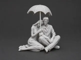 Romantic Couple under Umbrella - Figurine Statue