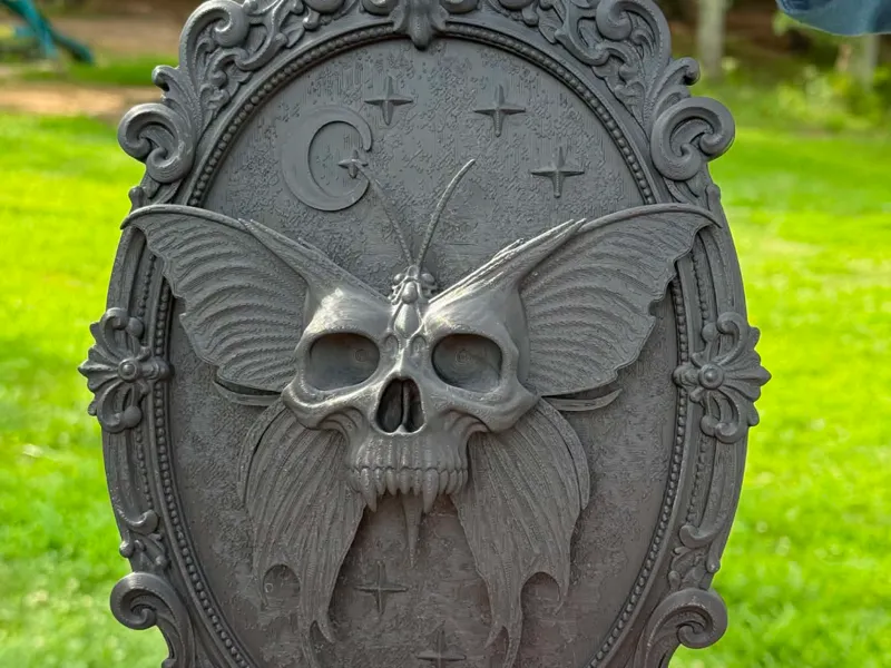 Victorian Vampire Skull Frame