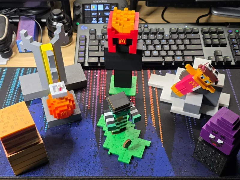 McDonalds Minecraft Meal Toy Stands