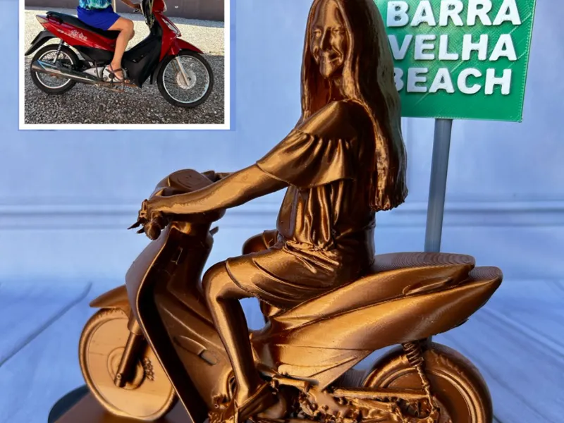 Mulher de moto