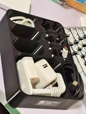 数据线充电头收纳盒