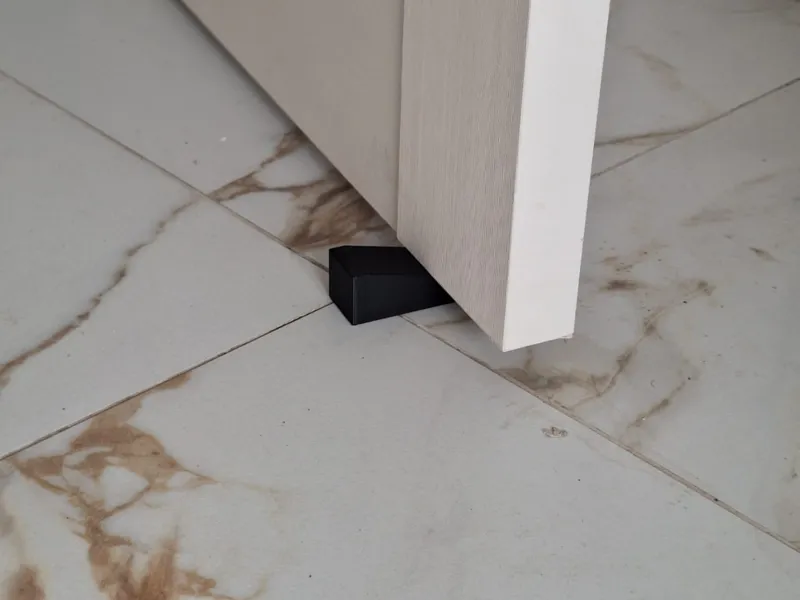 simple door holder