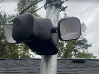Blink Floodlight Pipe Mount - Zip tie attachment