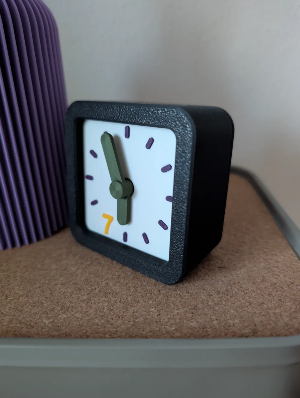 Modern Desk Clock by 3DHP MakerWorld: Download Free 3D Models