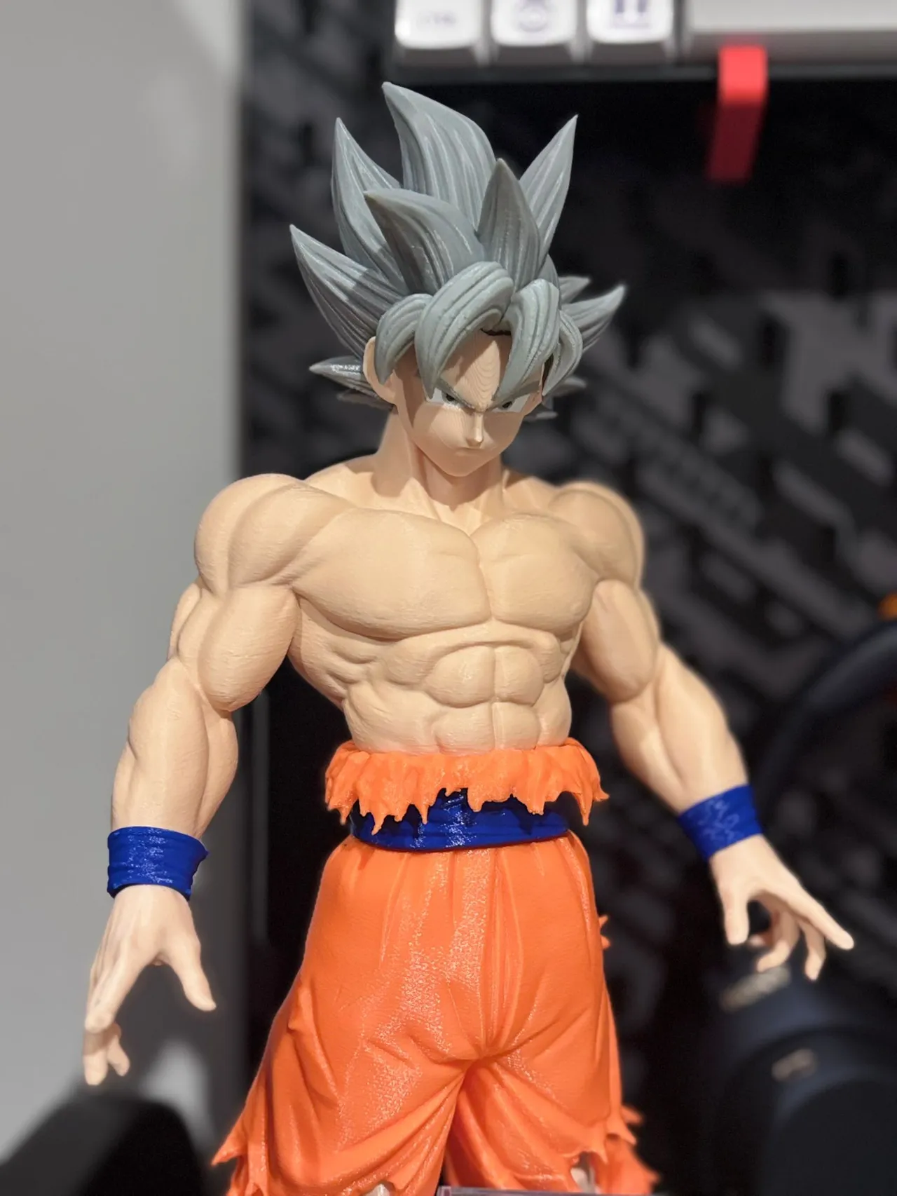 Goku Ultra Instinct (MUI) - High Detail Statue view 3