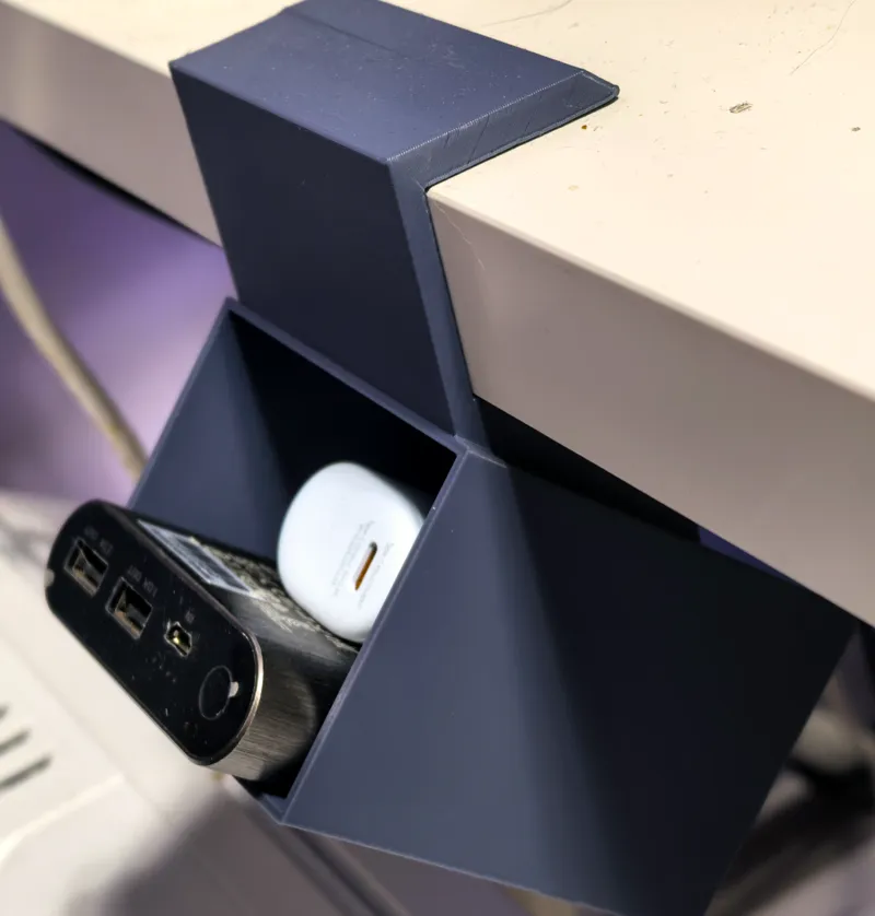 Simple underdesk container