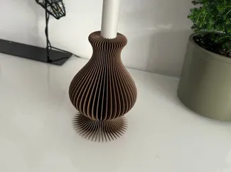 Eleganter Kerzenständer
