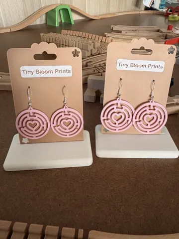 Pendientes: Hidden Heart Maze Earrings — vista de referencia 3