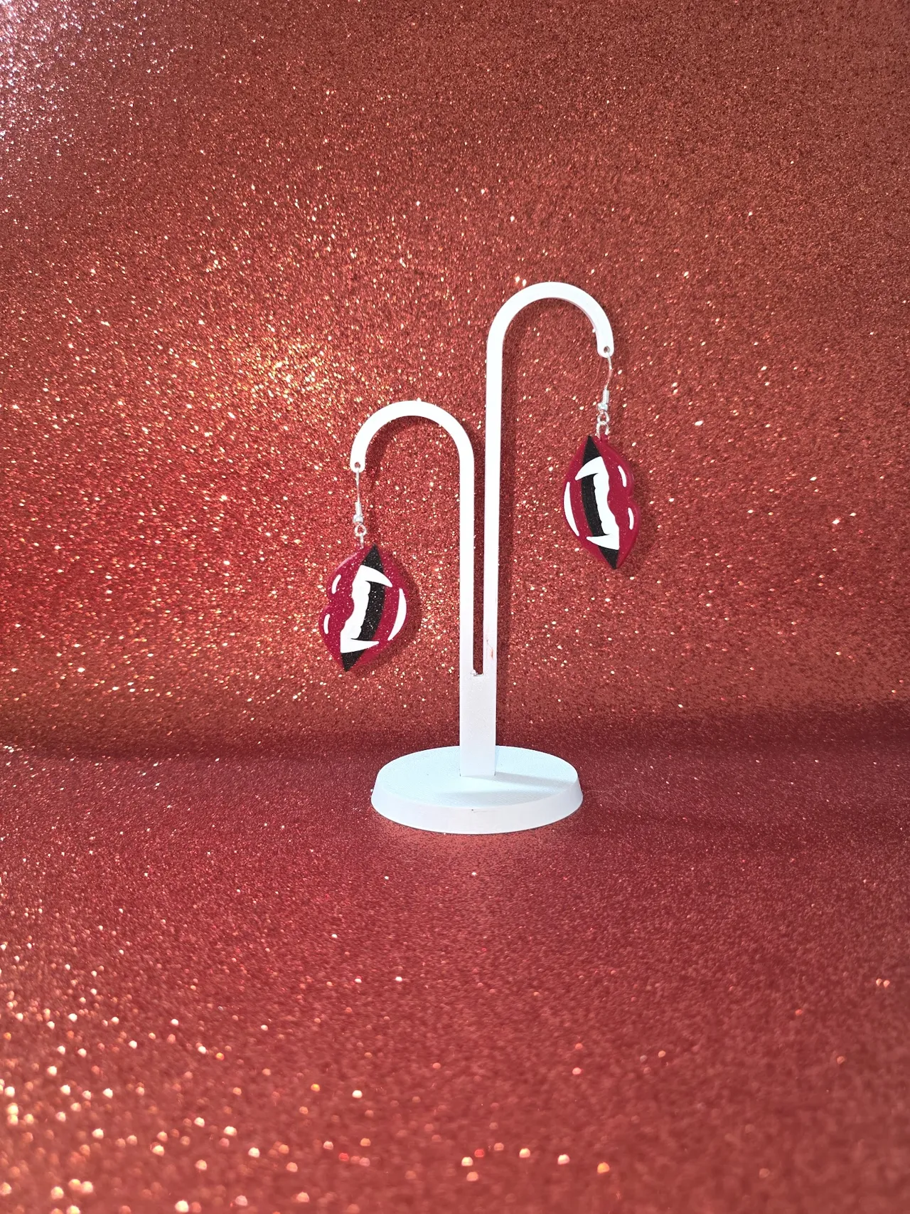 Vampire's Mouth earrings view 3
