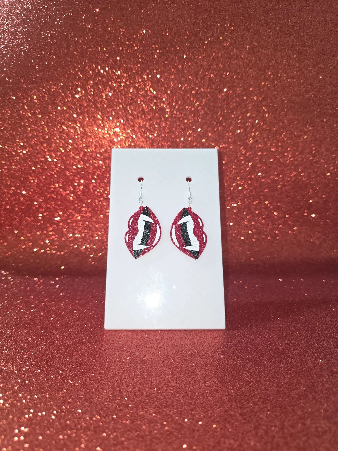 Vampire's Mouth earrings view 2