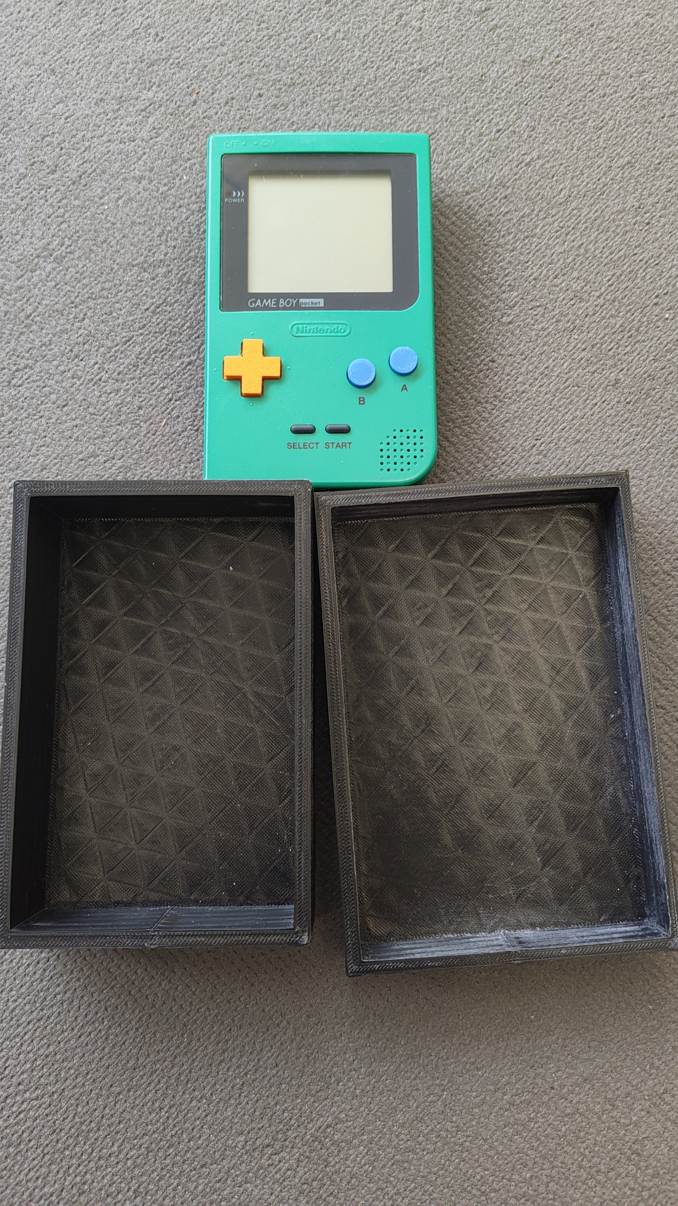 Miniatura 1 do modelo 3D GameBoy Pocket Simple Box