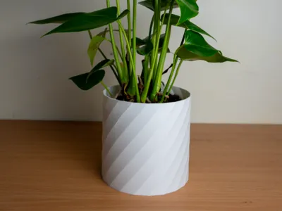 Spiral-Design Planter – Stylish & Lightweight