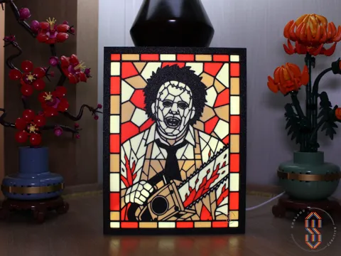 Marco decorativo: Stained Glass - Leatherface — referencia de MakerWorld