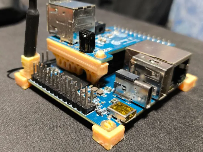 OrangePi Zero 3 minimalistic corner stands 
