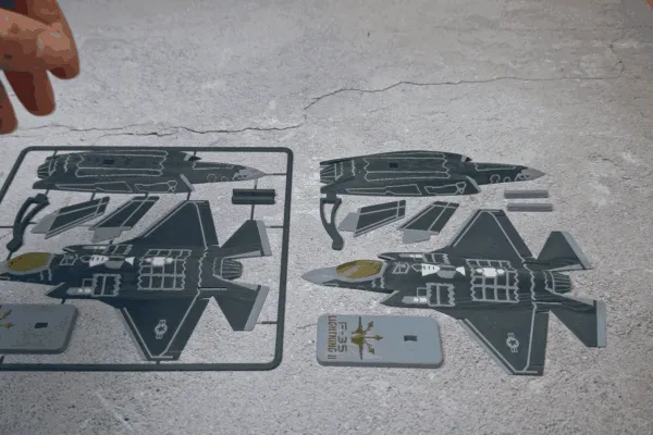 F-35 Lightning II Plane Kit Card view 2