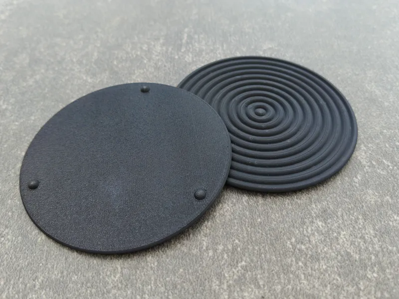 Stackable coaster with feet