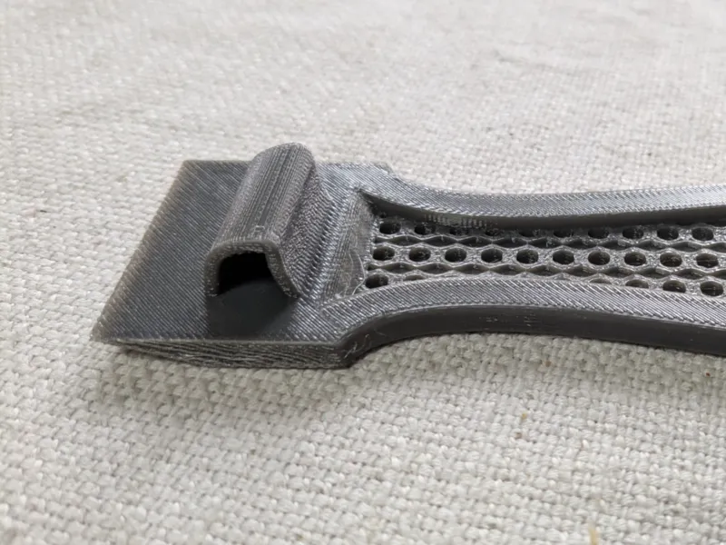 Ergonomic scraper