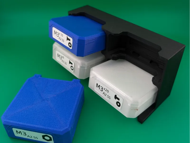 Vertical Rack for Clamshell Boxes