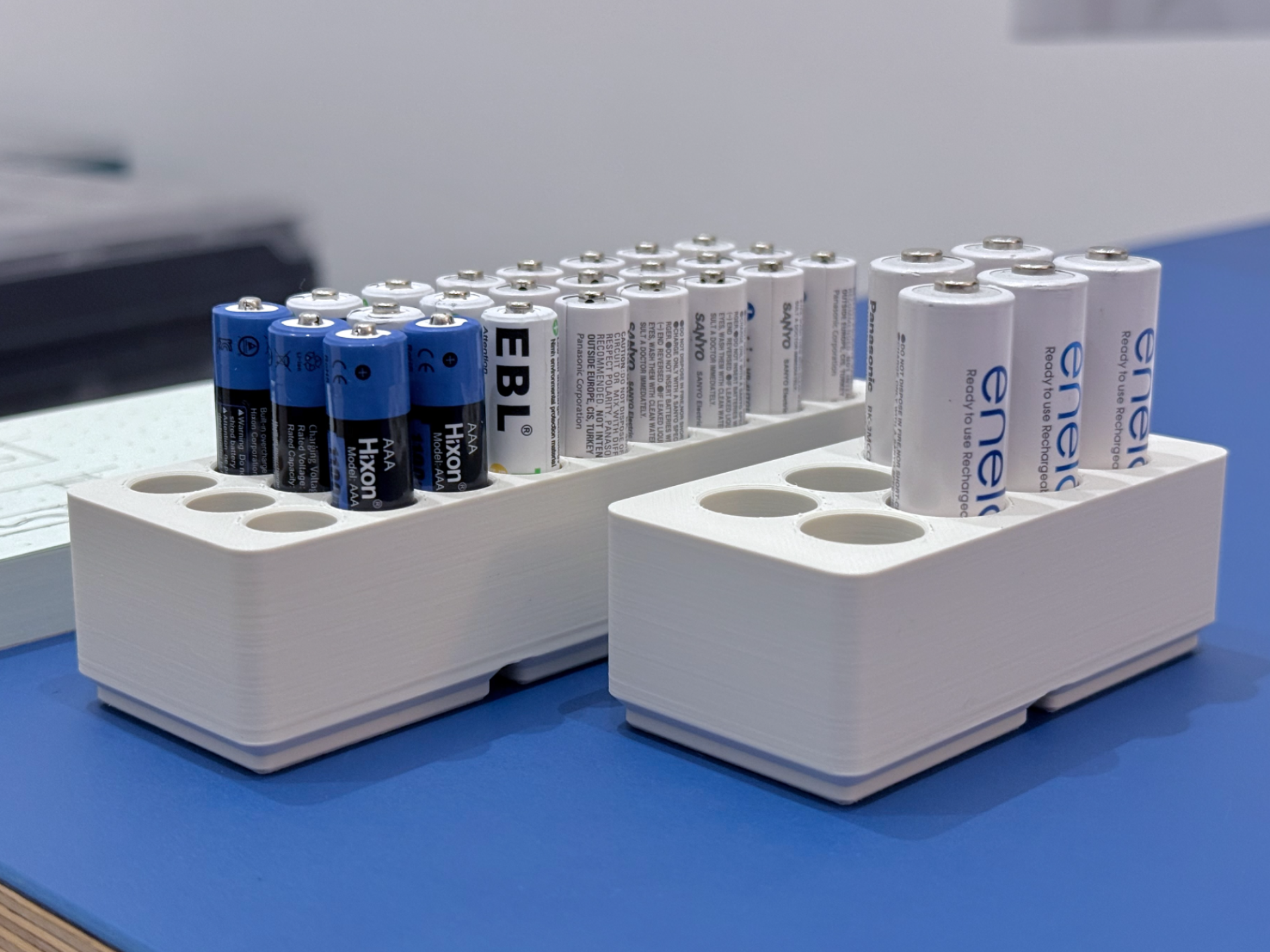 Miniatura 1 do modelo 3D Gridfinity Battery Holder - Parametric