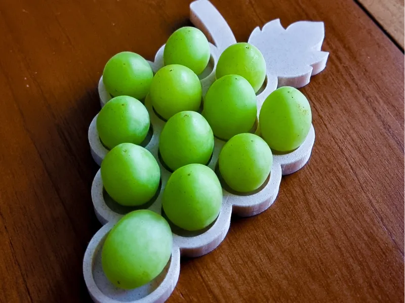 Twelve Grapes New Year Holder