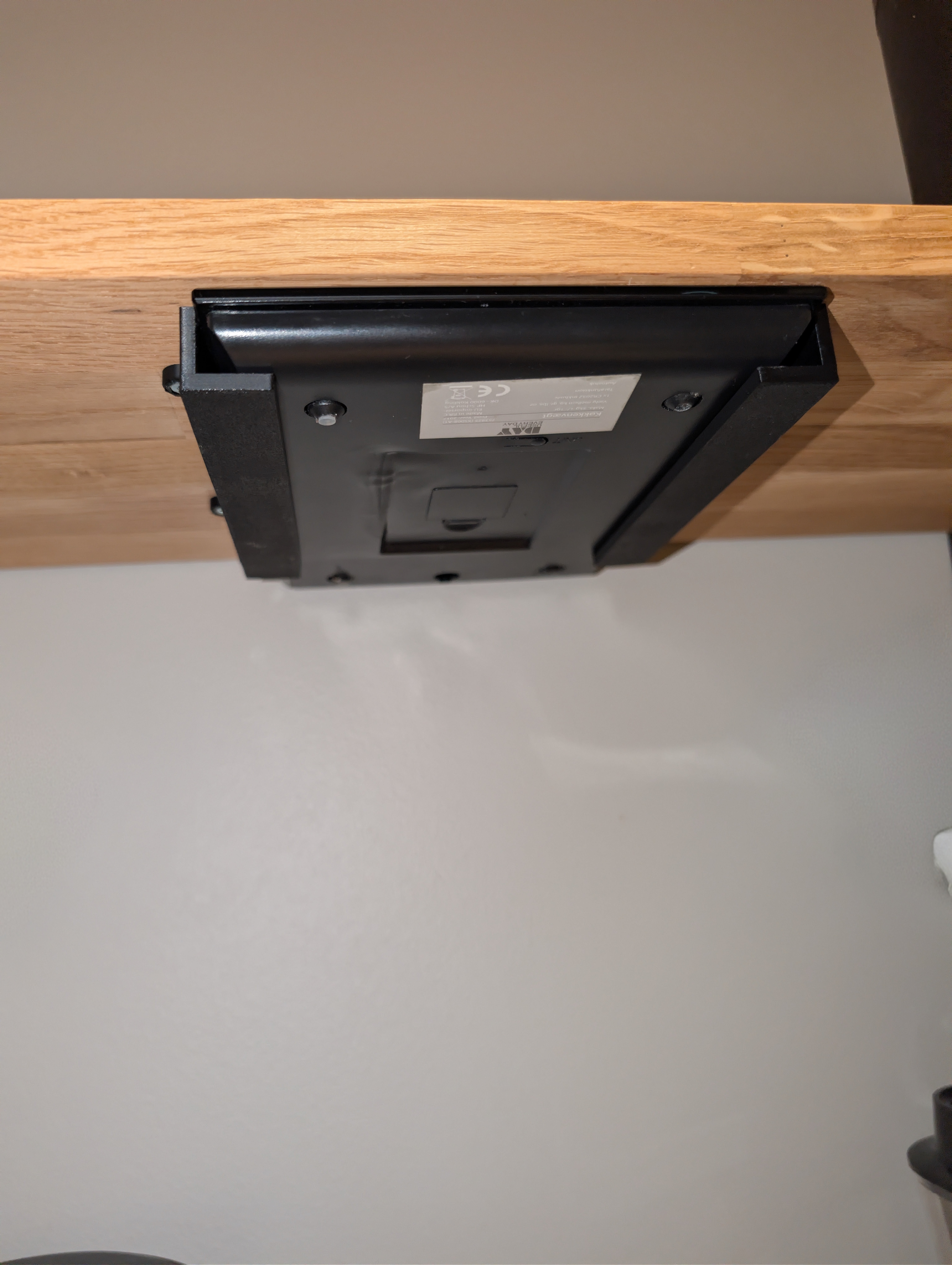 Miniatura 2 do modelo 3D Under-Shelf Kitchen Scale Mount 