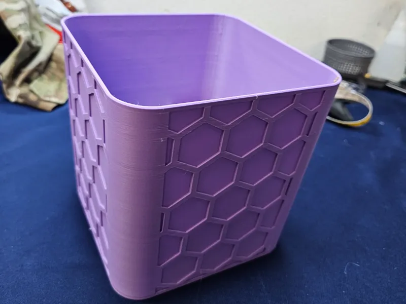 Trash bin
