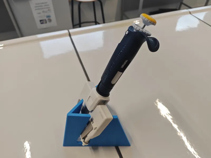 Universal Multichannel Stand
