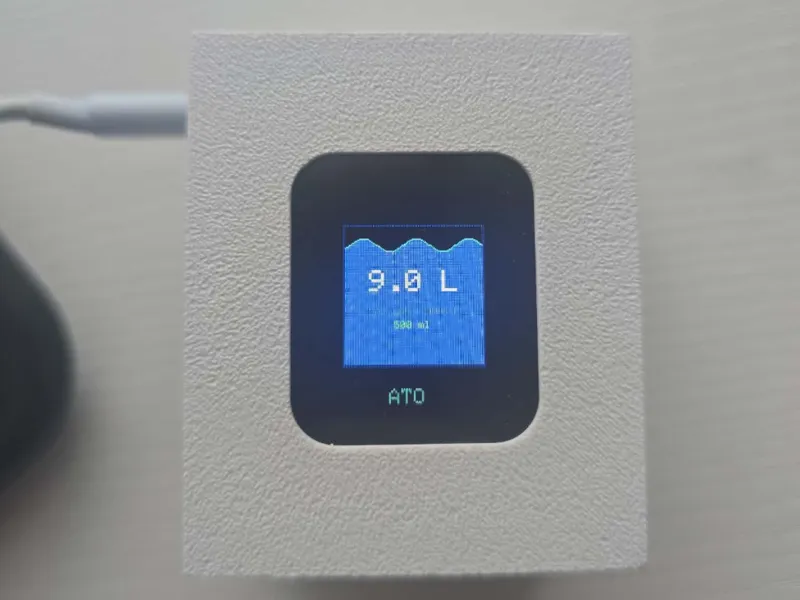 1,69" and ESP32s3 mini housing