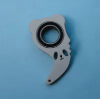 Porte-clés spinner panda en forme de karambit — photo 5