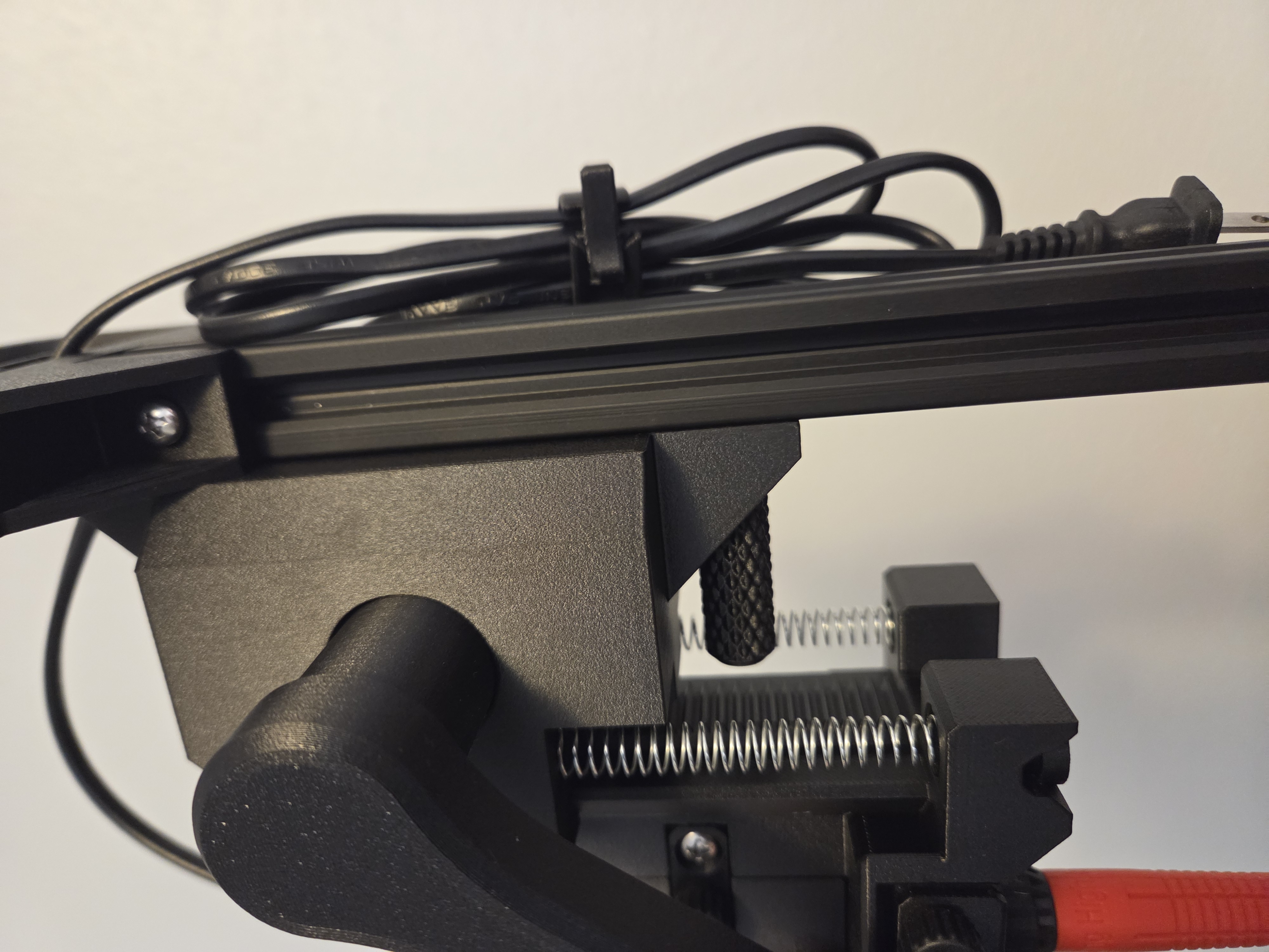 Miniatura 4 do modelo 3D (Old) HeatSync -Heat insert press prototype