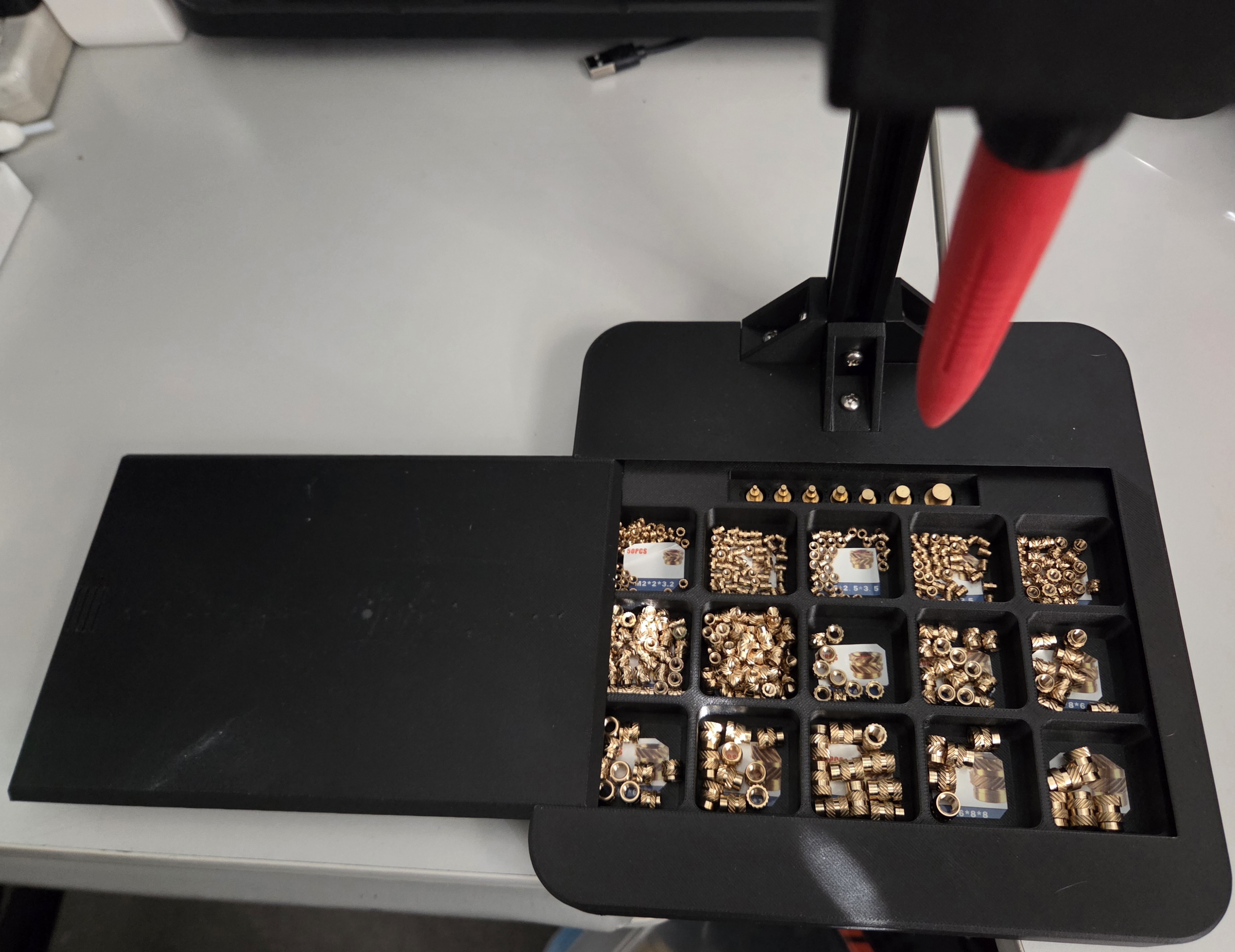 Miniatura 3 do modelo 3D (Old) HeatSync -Heat insert press prototype