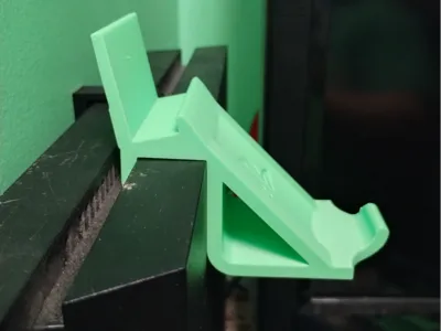 PS4 Controller and Game Mount