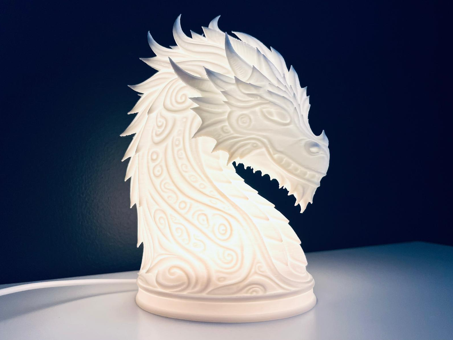 Dragon table lamp