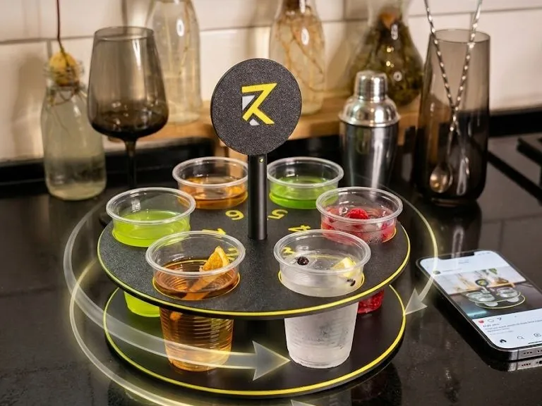 Spin and Order: Holder for Disposable Plastic Cups