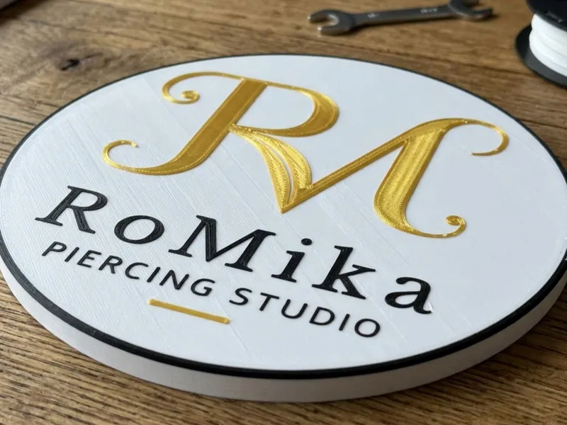 RoMika Piercing studio logo