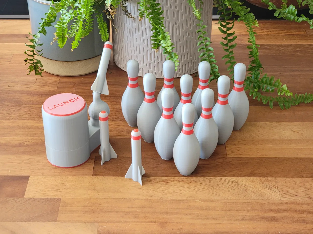 Rocket Bowling by hYPER - Fun bowling game. view 2