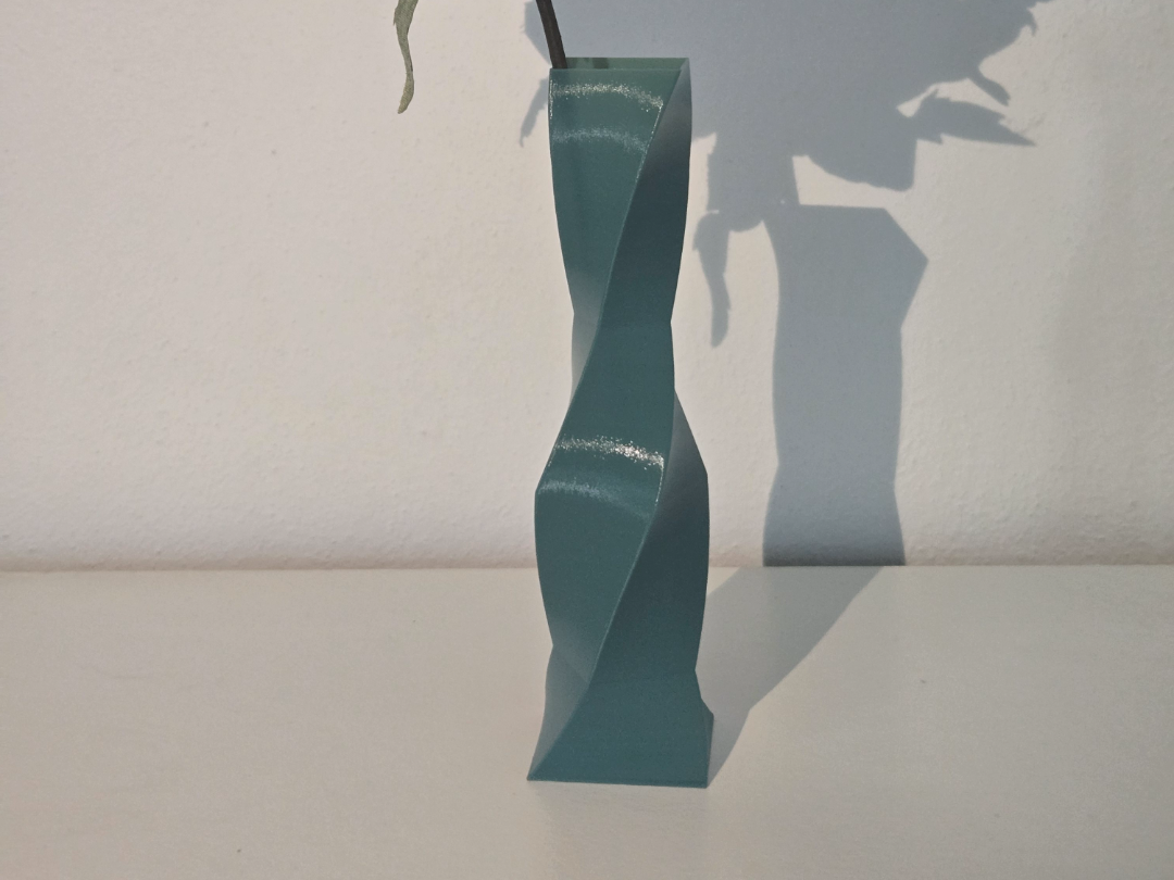 Elegant Twisted Spiral Vase - 0.2mm Optimized 