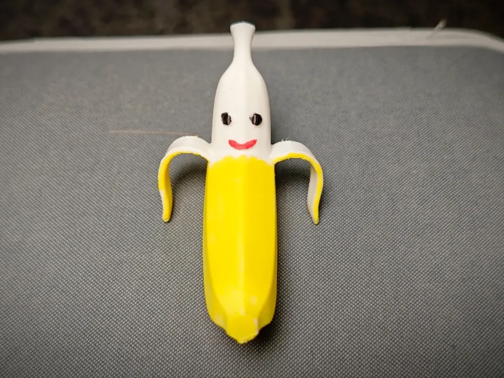 A Banana That Can Neither Lay Flat Nor Roll Up - Free 3D Print