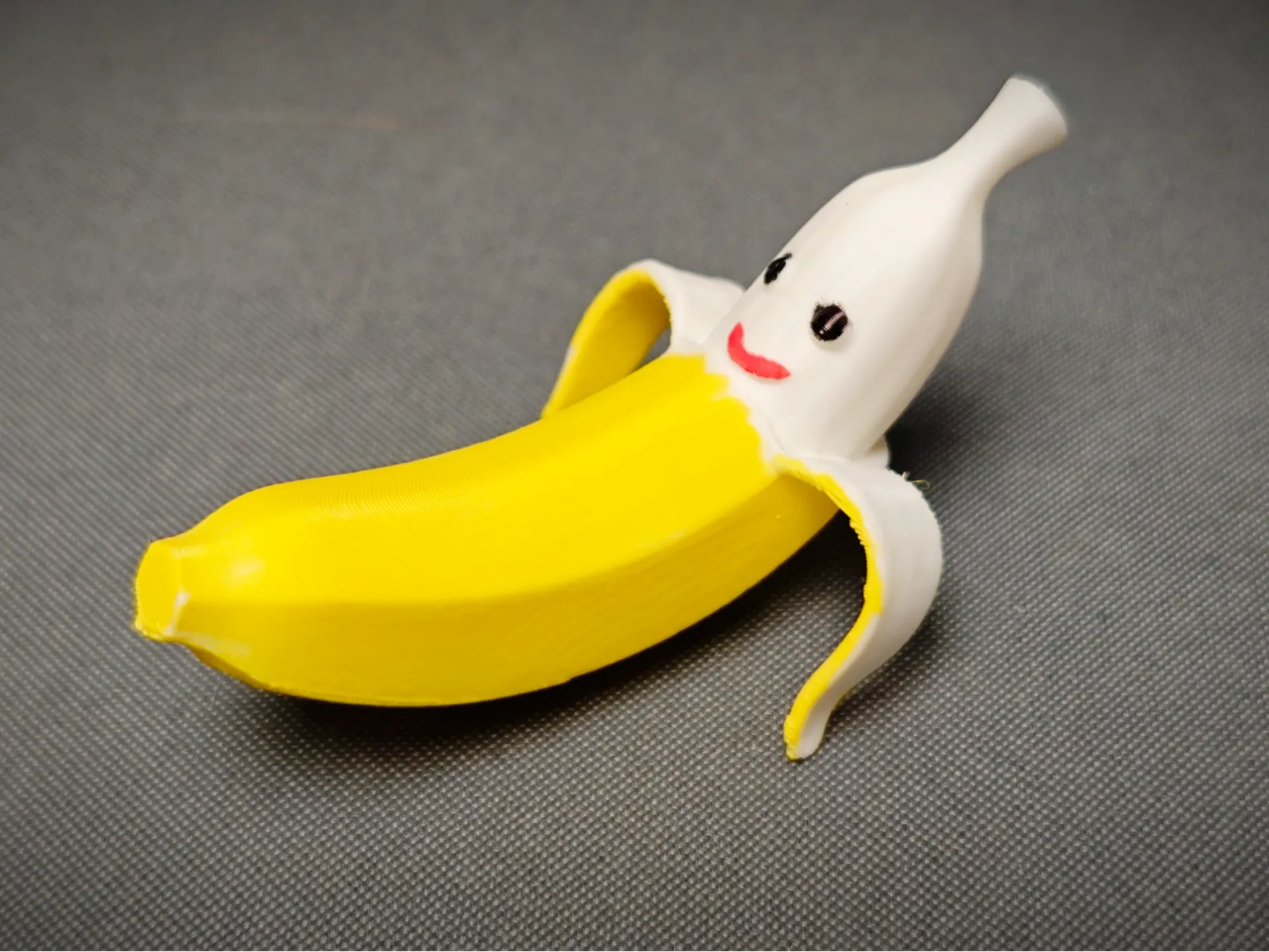 A Banana That Can Neither Lay Flat Nor Roll Up by AtamiSquare