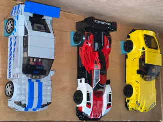 Speed champions wall mount