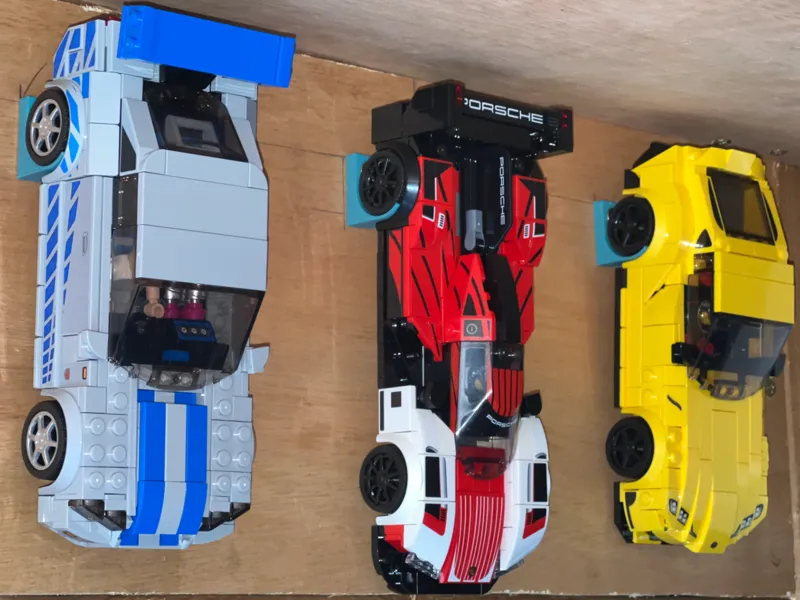 Speed champions wall mount