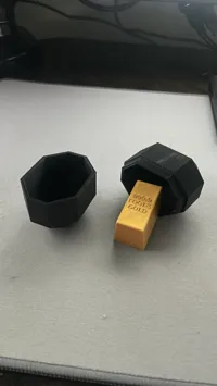 Boîte cadeau morceau de charbon (low poly) — photo 2