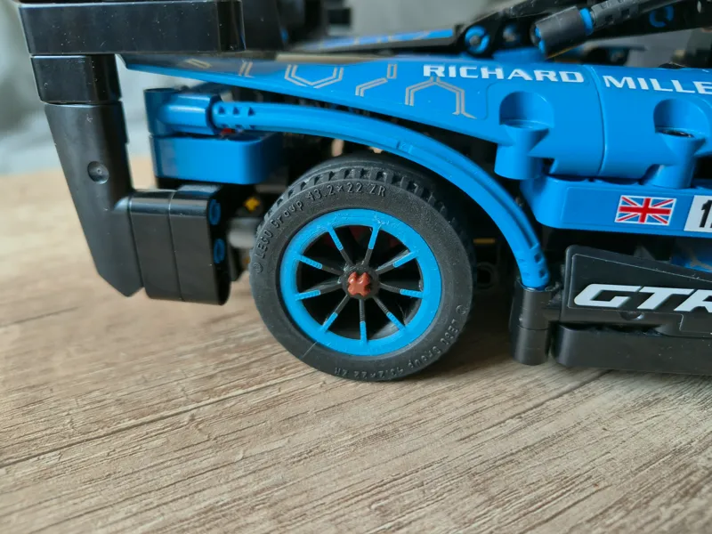 Bricks 42123 McLaren Senna GTR wheels