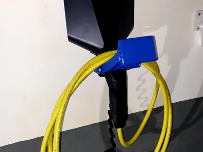 Mobile holder for electric car charging cable Type 2