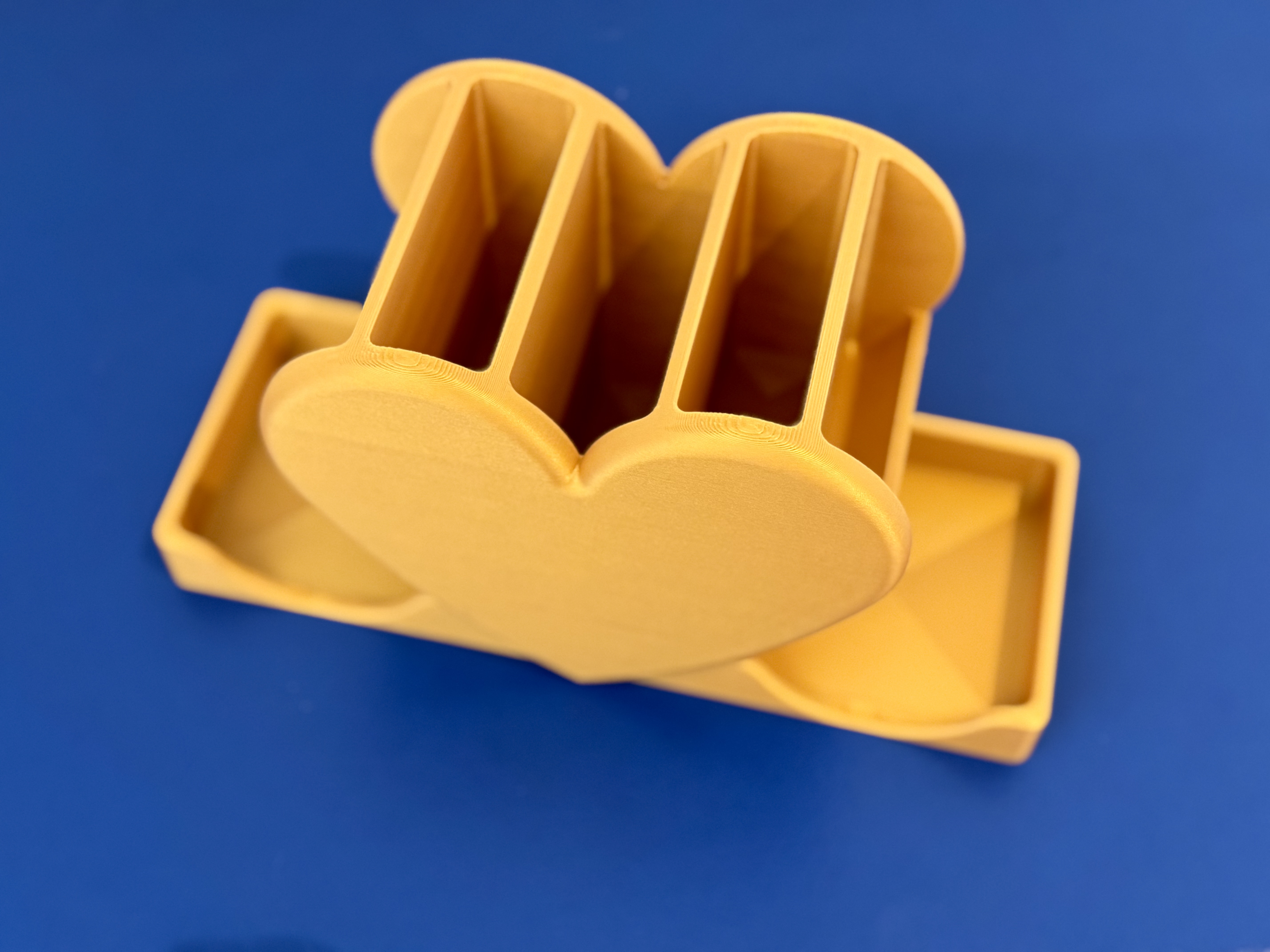 3D модель LoveStation Organizer — 3D-друкований органайзер у формі серця | Подарунок для неї — 3D друк Львів