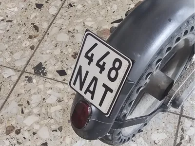 License plate frame