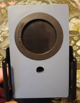 Plate for magnetic ring in universal phone holder